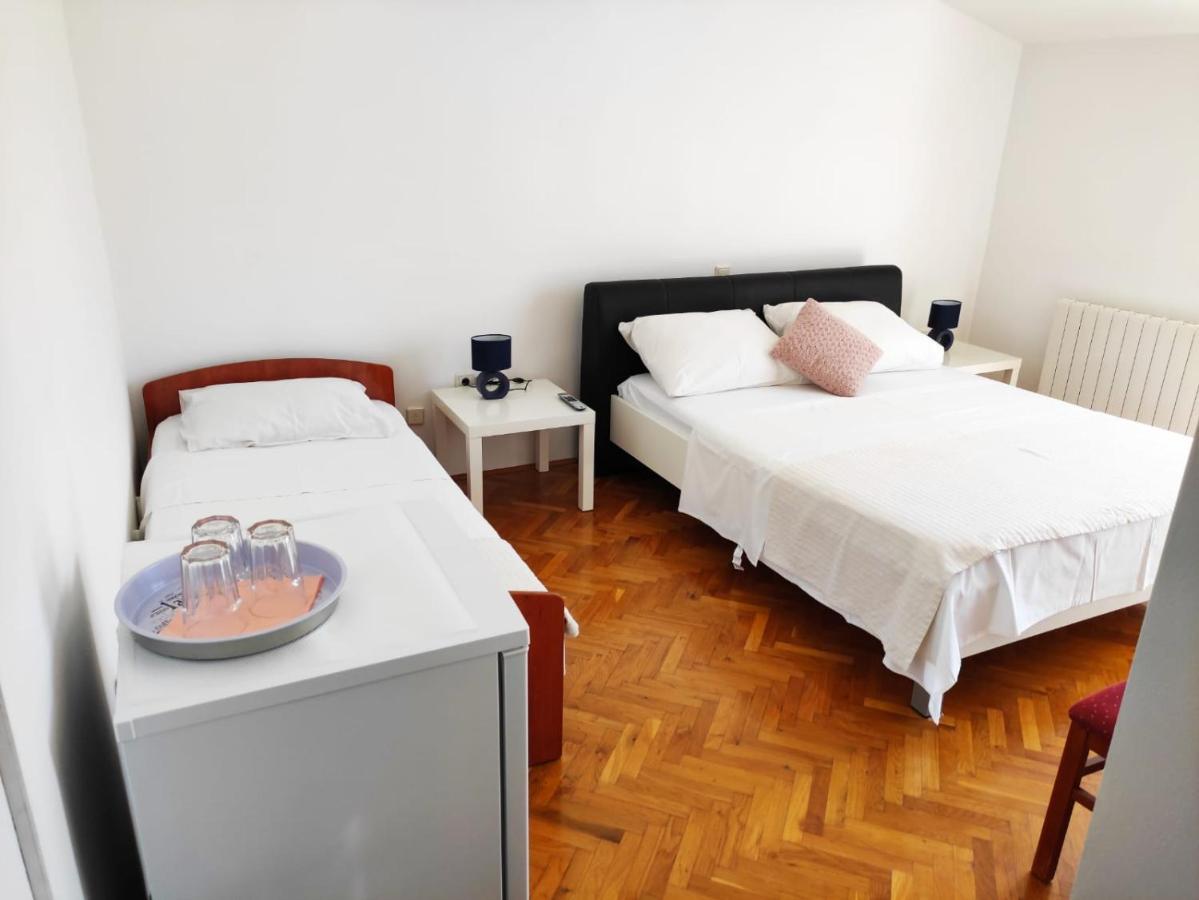 Guesthouse Varnica Kaštel Lukšić Екстериор снимка