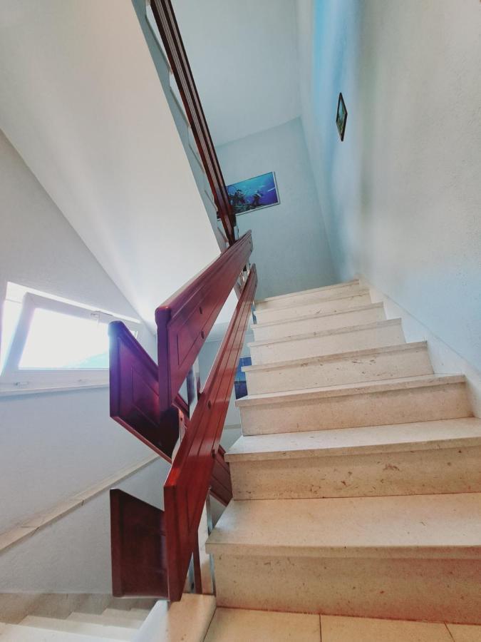 Guesthouse Varnica Kaštel Lukšić Екстериор снимка