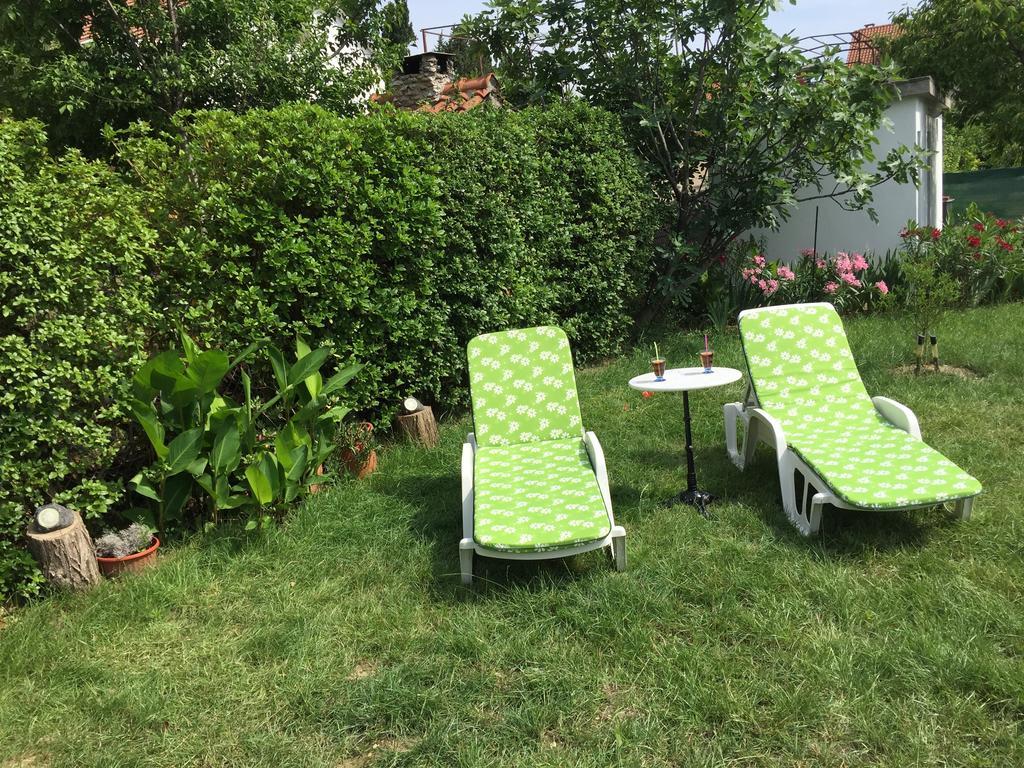 Guesthouse Varnica Kaštel Lukšić Екстериор снимка