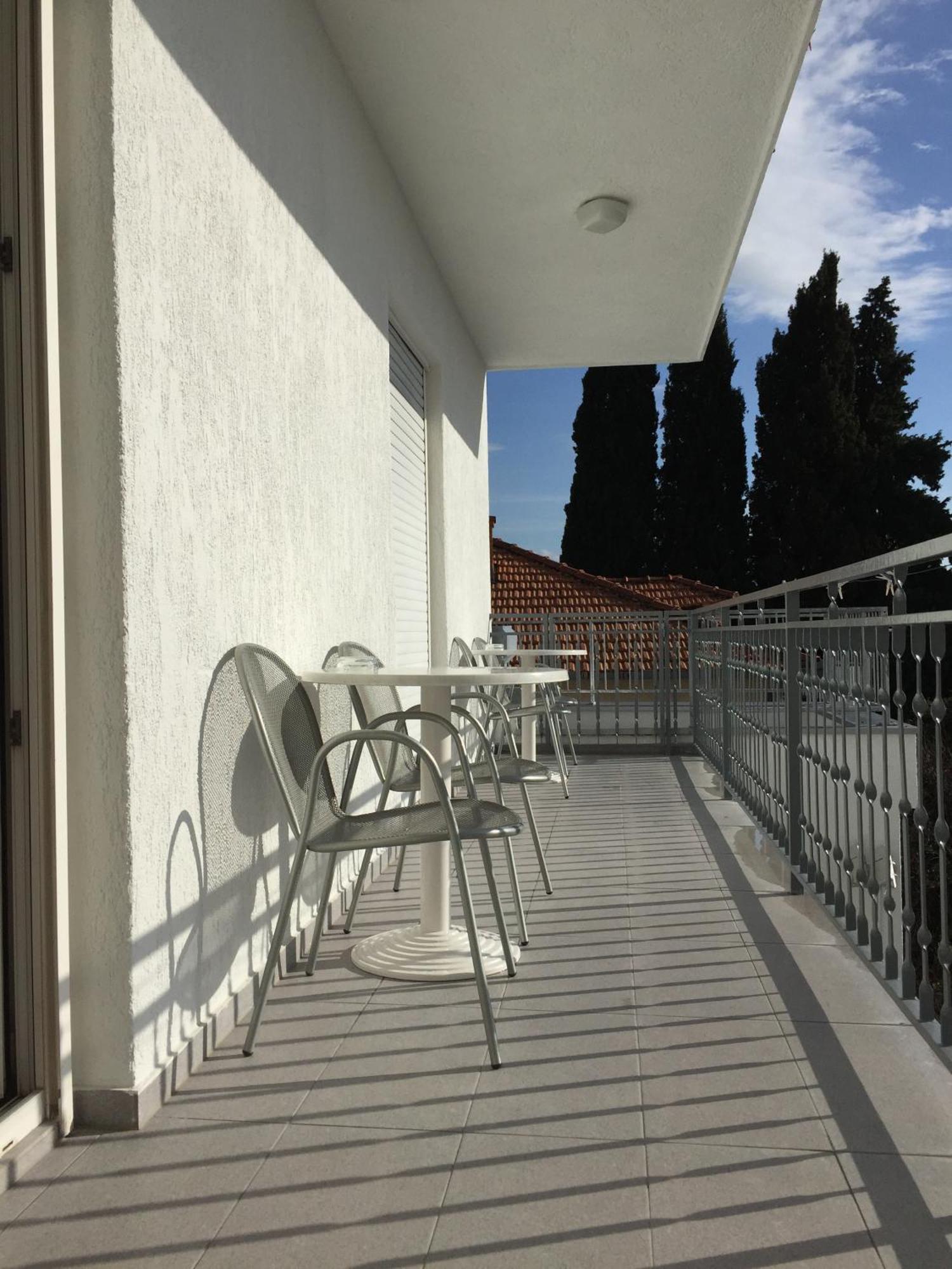 Guesthouse Varnica Kaštel Lukšić Стая снимка