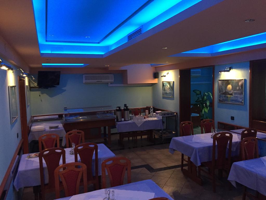Guesthouse Varnica Kaštel Lukšić Екстериор снимка