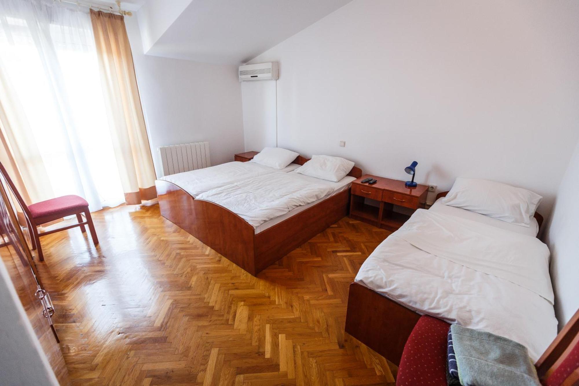 Guesthouse Varnica Kaštel Lukšić Екстериор снимка