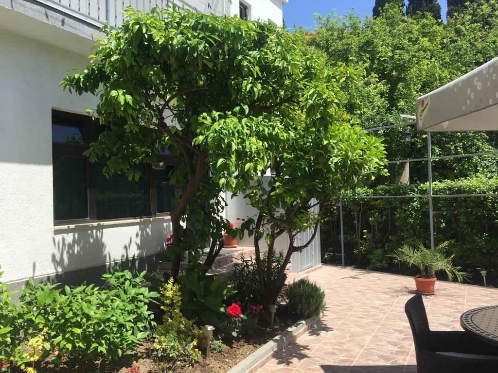 Guesthouse Varnica Kaštel Lukšić Екстериор снимка