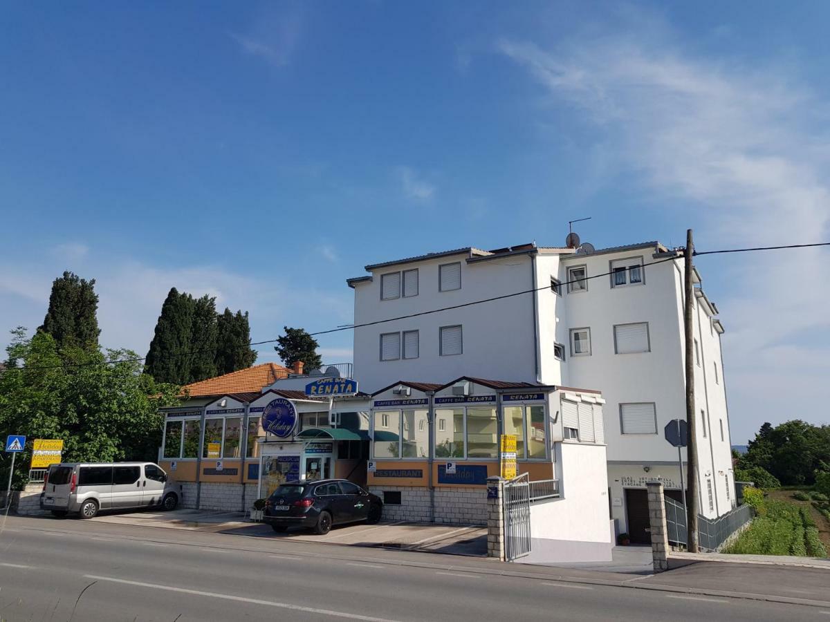 Guesthouse Varnica Kaštel Lukšić Екстериор снимка