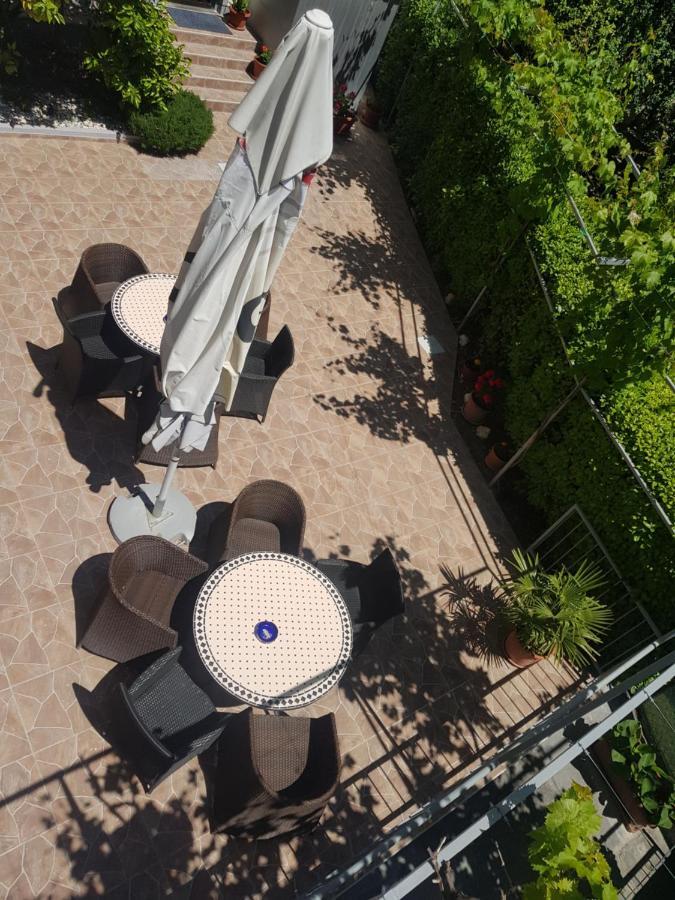 Guesthouse Varnica Kaštel Lukšić Екстериор снимка