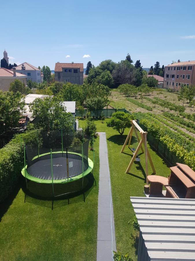 Guesthouse Varnica Kaštel Lukšić Екстериор снимка